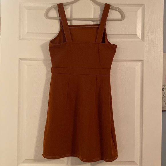Brick brown, mini dress, decorative buttons. No frills Los Angeles. Medium A4 - Picture 2 of 6